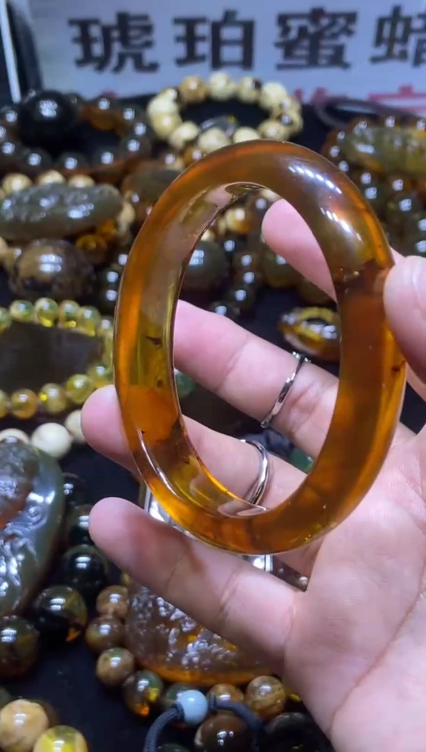 未镶嵌琥珀珠宝奇石手镯