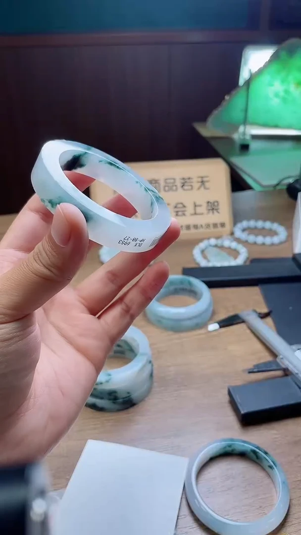 定制翡翠手镯未镶嵌裕*定制