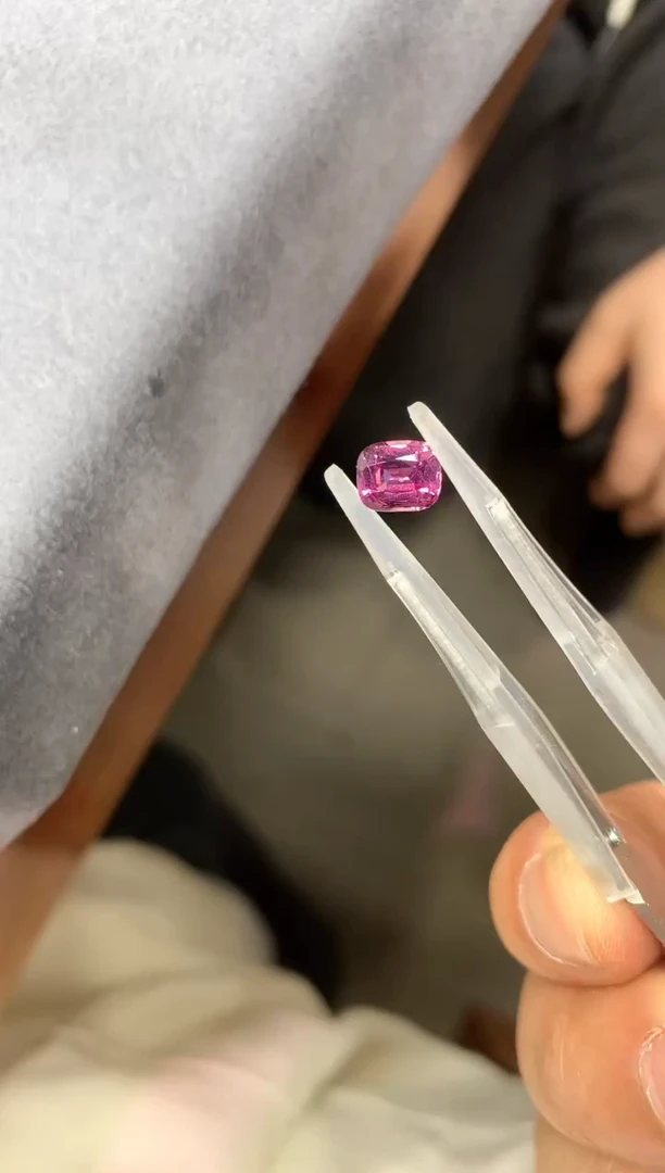 石榴石裸石未镶嵌一粒1.73ct CGTL-