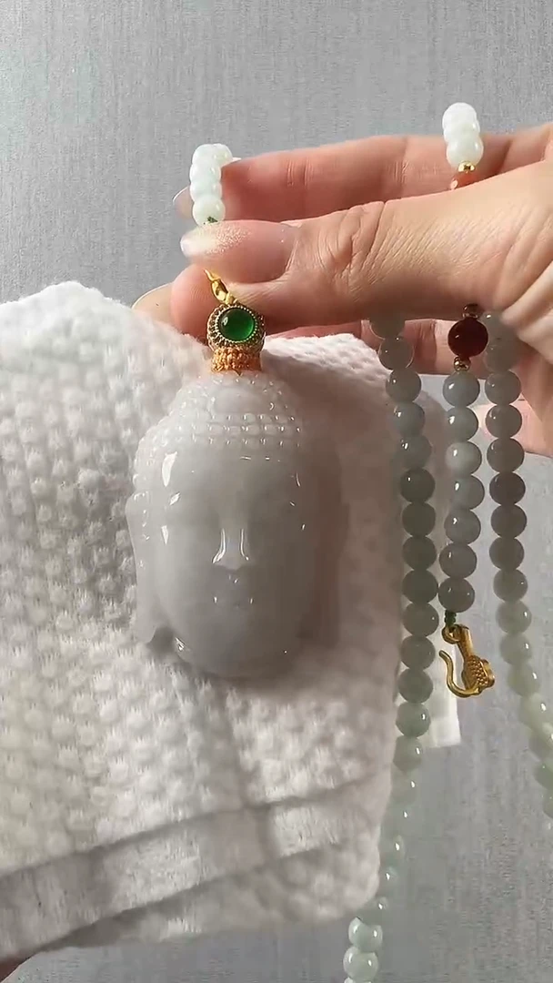 颈饰未镶嵌翡翠佛头