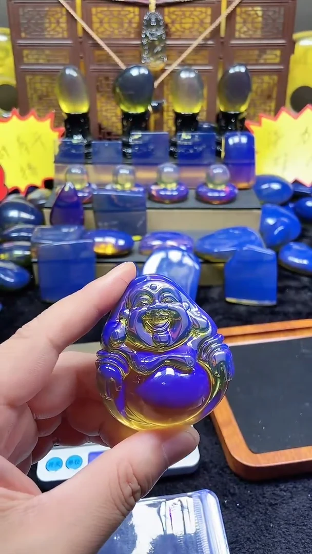 净水大佛公天空蓝