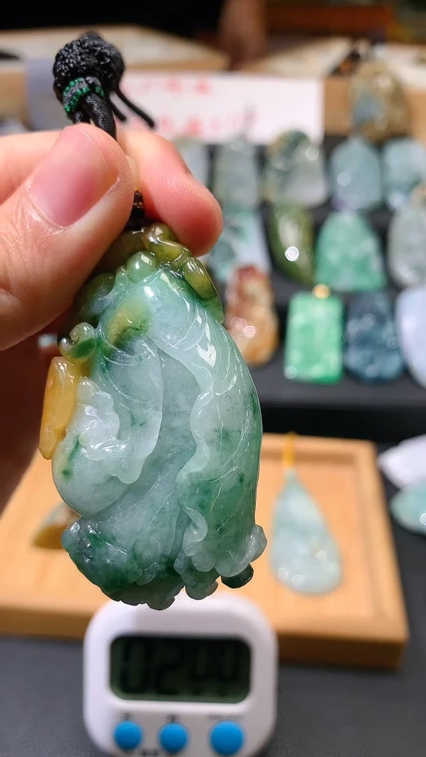 【闪购商品】翡翠颈饰未镶嵌挂件