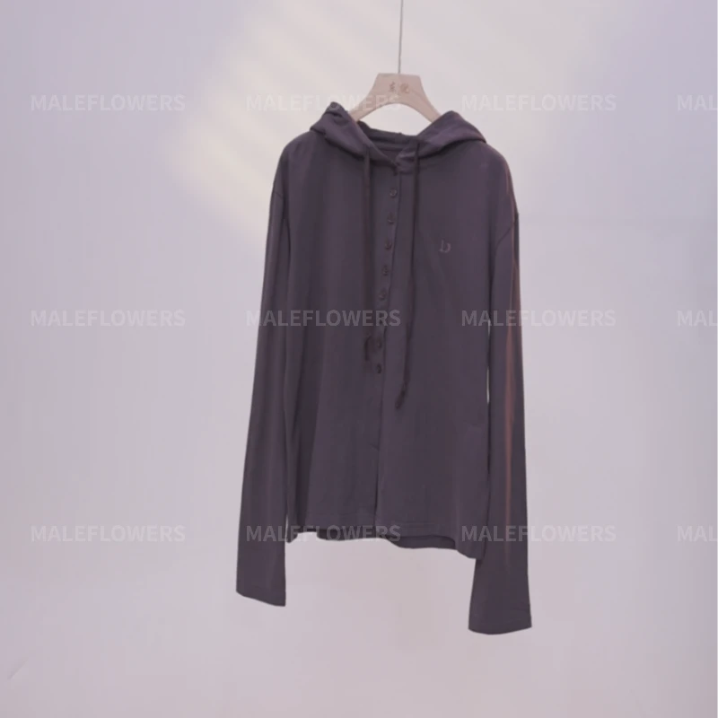 东倪原创设计感纽扣连衫长袖帽衫女早秋新款慵懒风宽松 84D21653