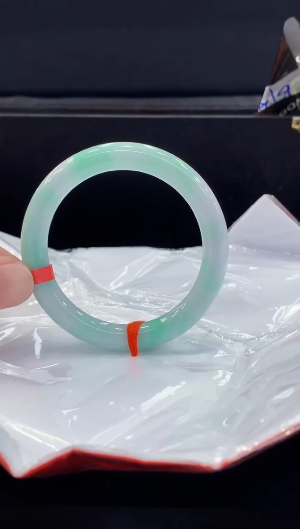 未镶嵌手镯翡翠翡翠手镯