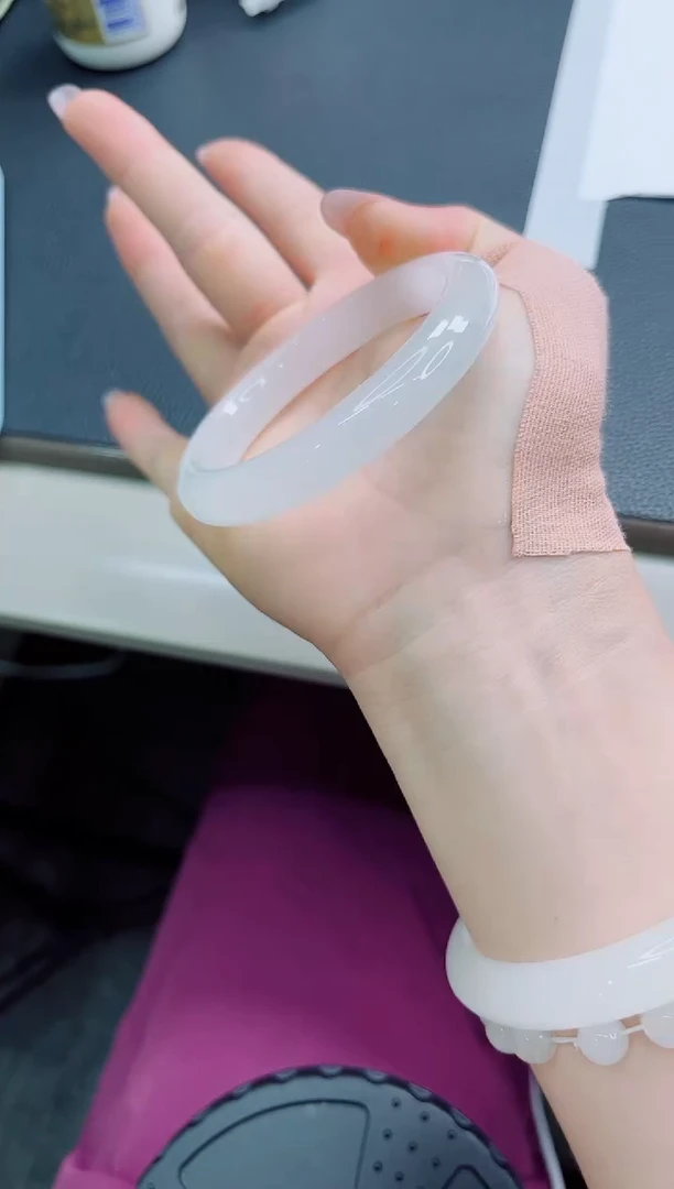 石英质玉手镯未镶嵌13-56