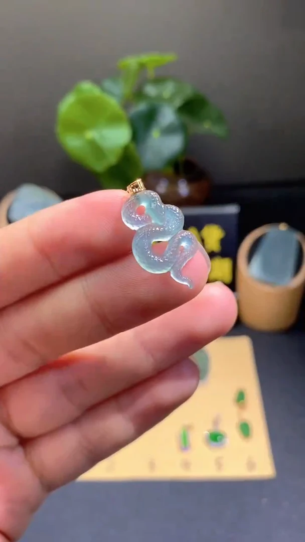 翡翠未镶嵌颈饰翡翠A货