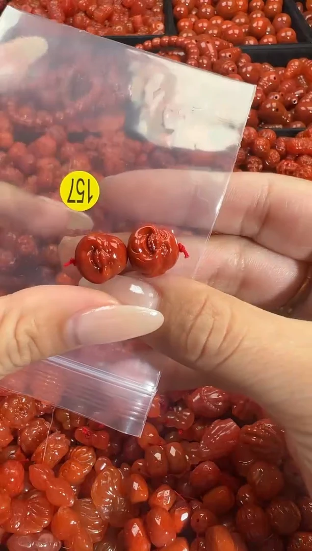 颈饰未镶嵌南红玛瑙1