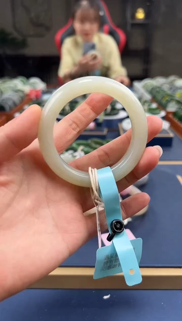 和田玉手镯未镶嵌A0033-51