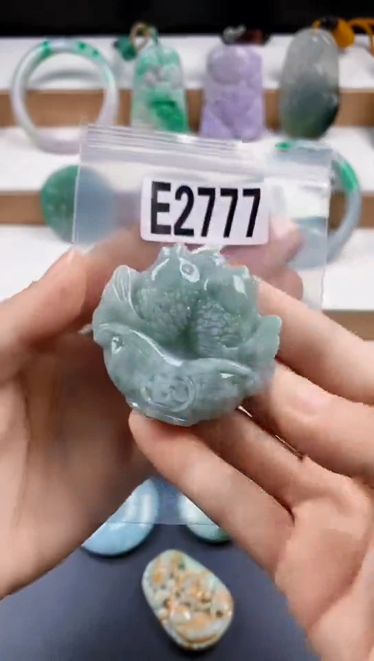 颈饰未镶嵌翡翠天然翡翠吊坠挂饰