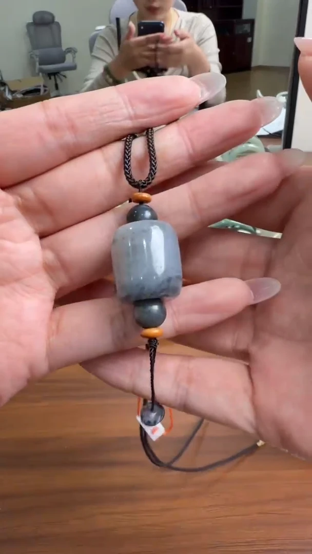 颈饰未镶嵌和田玉挂件