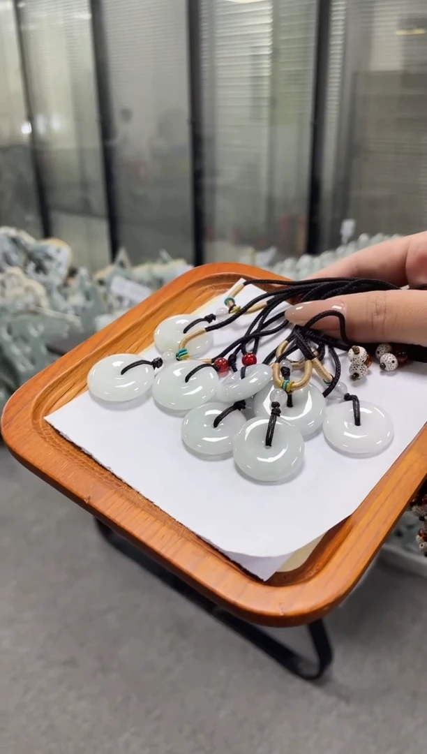 颈饰未镶嵌翡翠50494平安扣多样性发1件