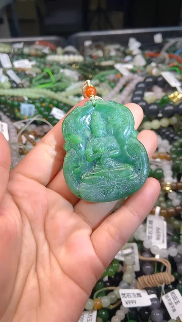 和田玉未镶嵌颈饰1