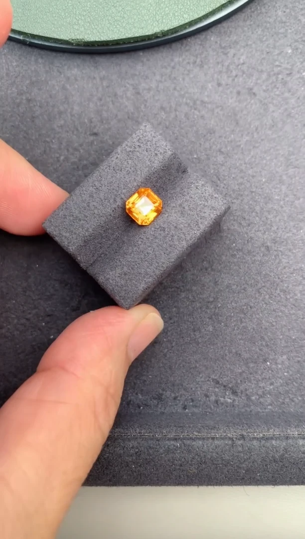 未镶嵌珠宝半成品石榴石（芬达石）2ct芬达石BD