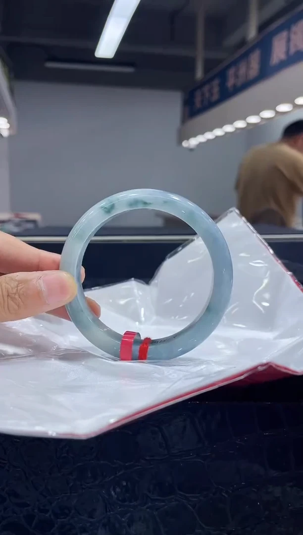 未镶嵌手镯翡翠4