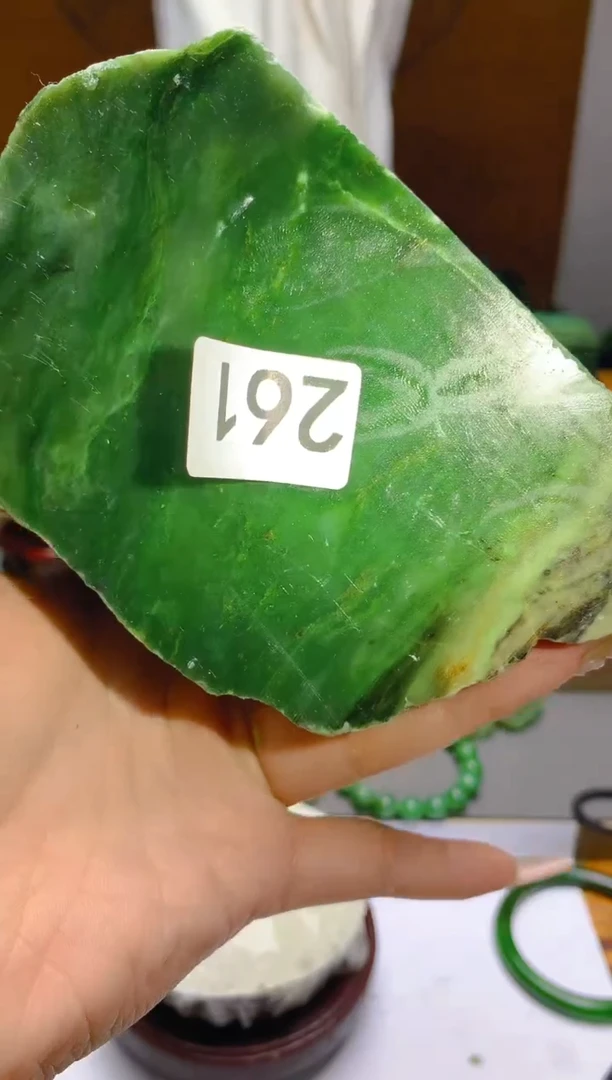 和田玉（碧玉）未镶嵌珠宝半成品1