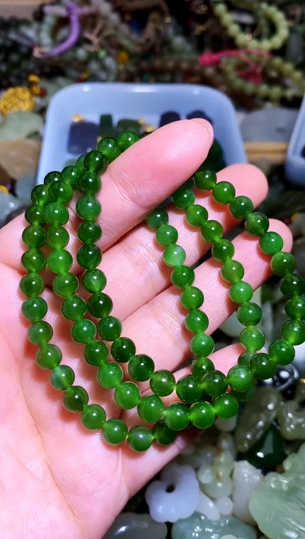 和田玉未镶嵌颈饰1件 多样性发一件