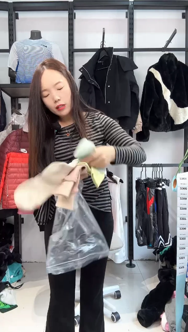 2352编码  瑕疵直播间过款为准 尺码