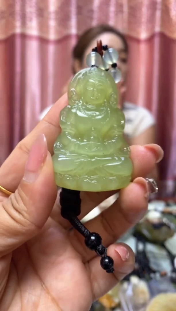 未镶嵌岫玉挂件