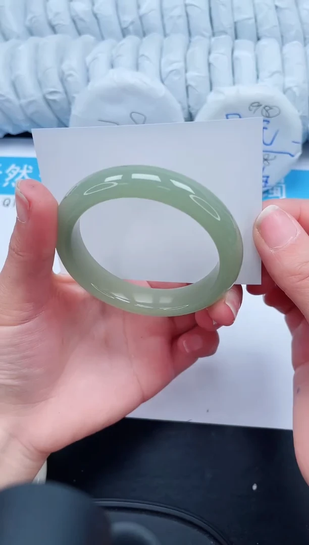 【闪购商品】石英质玉手镯未镶嵌142-57.1