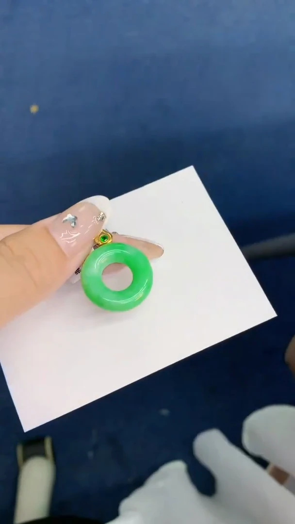 翡翠18K金镶嵌吊坠(不含链)1