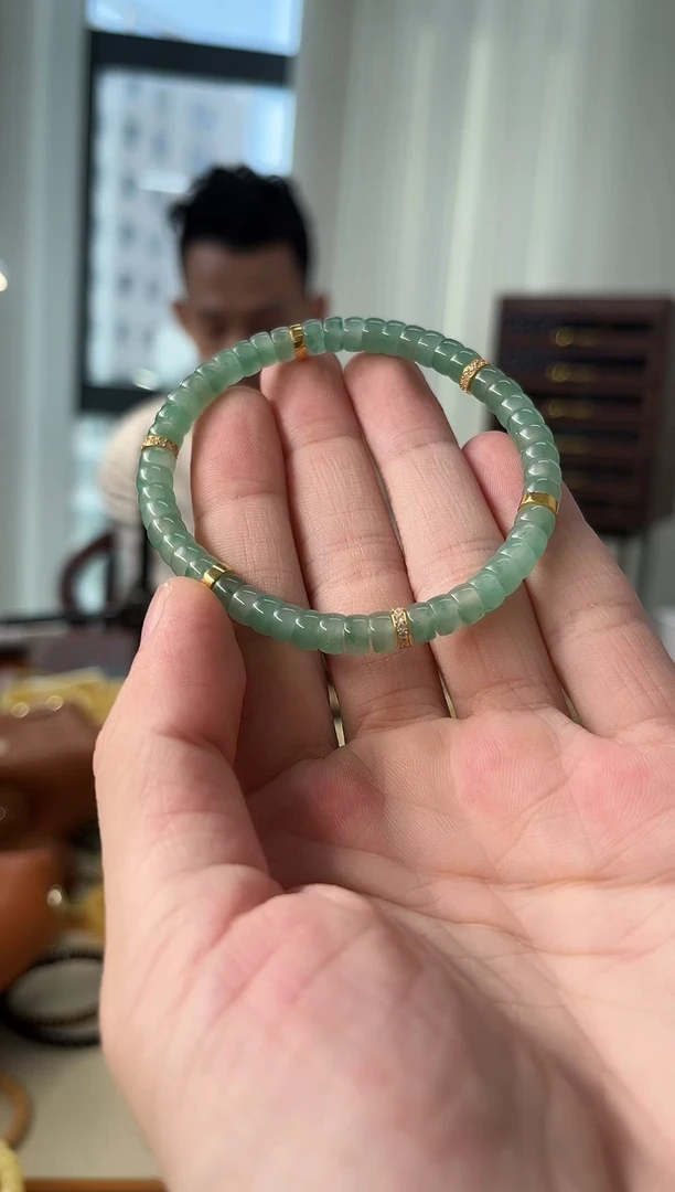 未镶嵌非洲翠石英质玉周**始非洲翠