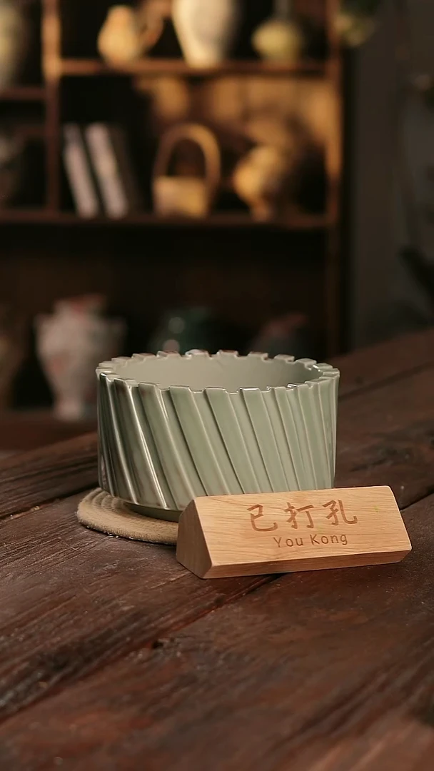 摆件14-477高度12口径17已打孔误差2
