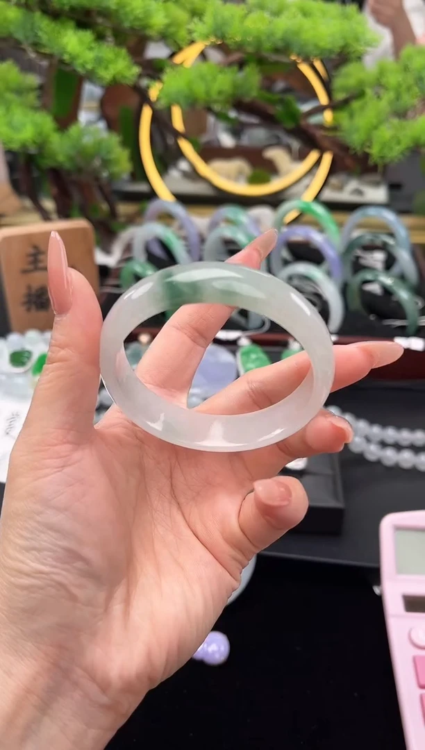 未镶嵌手镯翡翠手镯