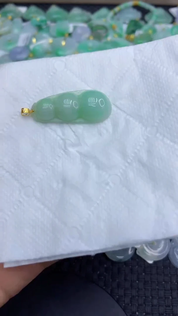 翡翠18K金镶嵌颈饰天然缅甸A货翡翠