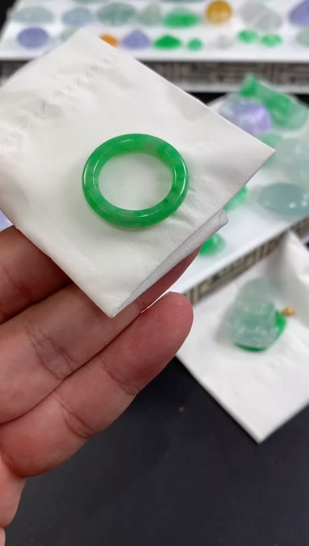 未镶嵌定制翡翠w*m翡翠