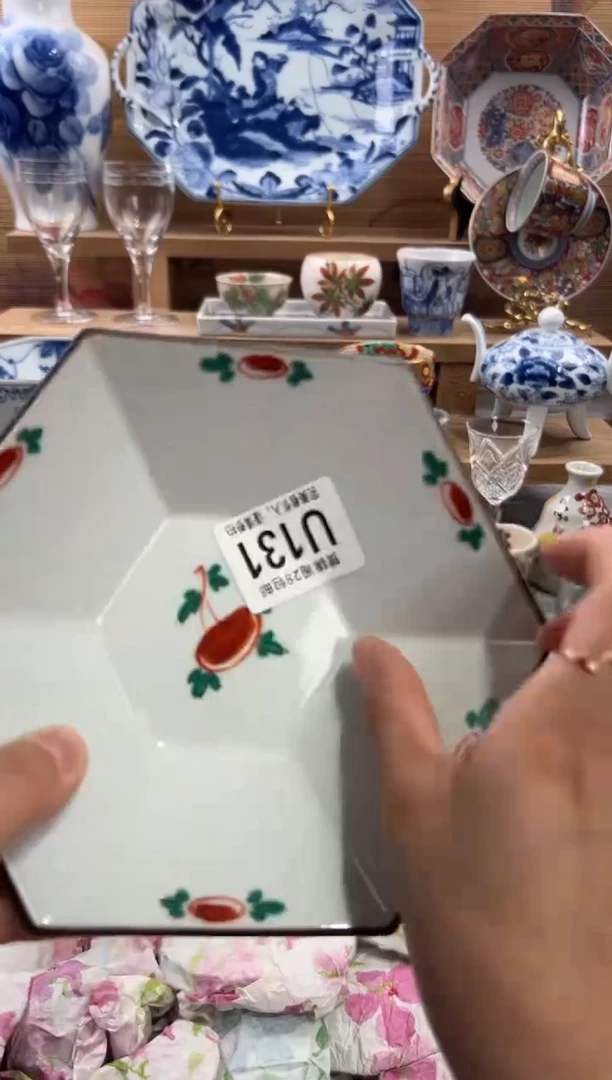 瓷片见**花     U131