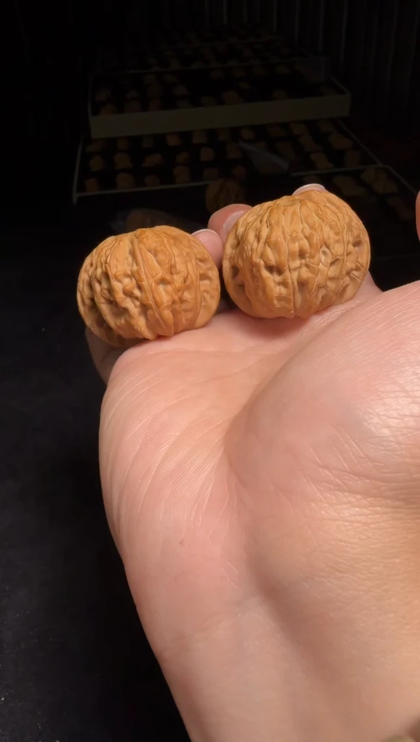 吊坠文玩核桃f****342.2/42.3尺全品磨盘38.5克