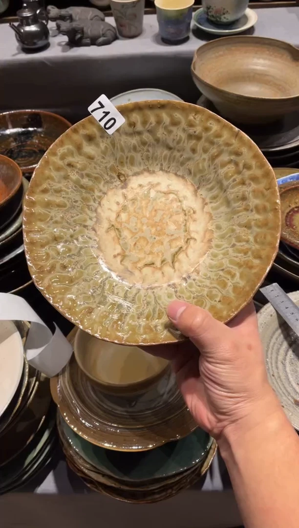 【闪购商品】瓷片710 粗陶棕色盘子1个