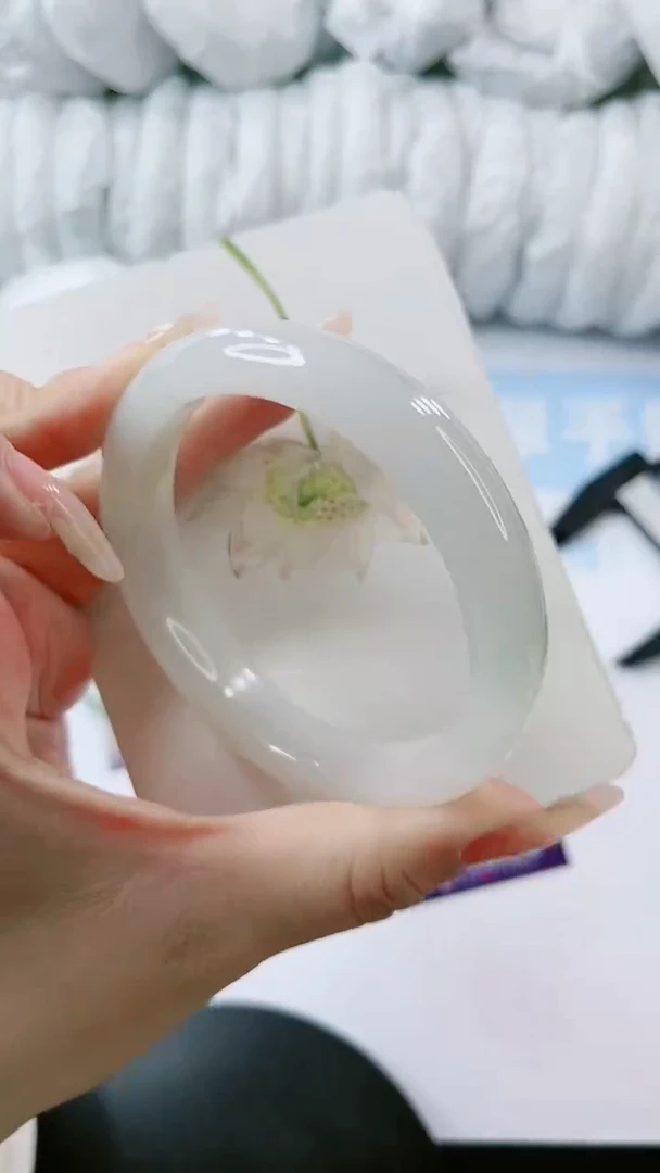 【闪购商品】石英质玉手镯未镶嵌多样性发货L607