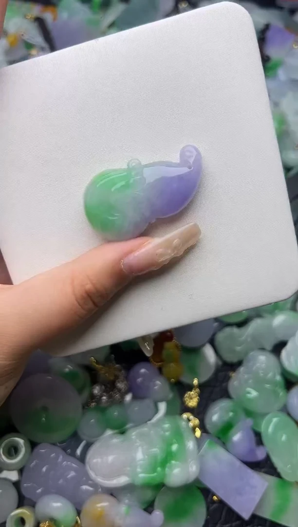 翡翠未镶嵌颈饰天然缅甸翡翠吊坠