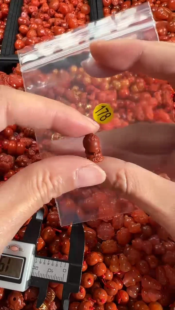 【闪购商品】南红玛瑙颈饰未镶嵌1