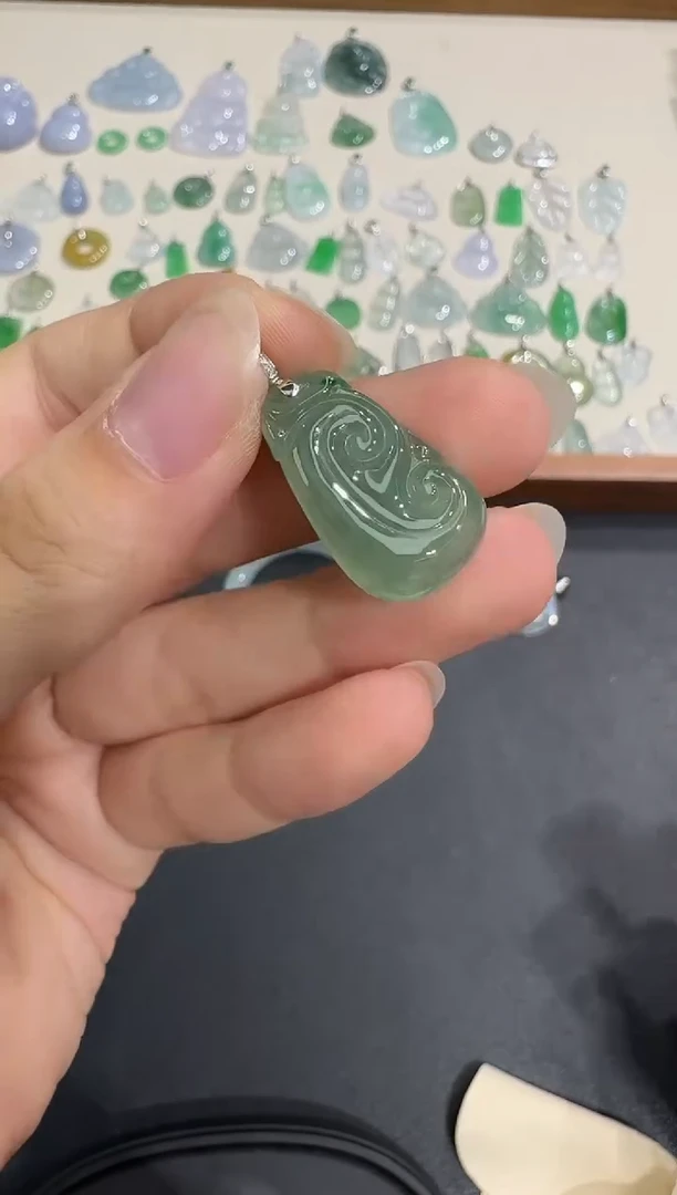 颈饰18K金镶嵌翡翠X0925-1501-146