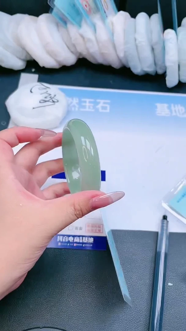 未镶嵌手镯石英质玉27T107-57