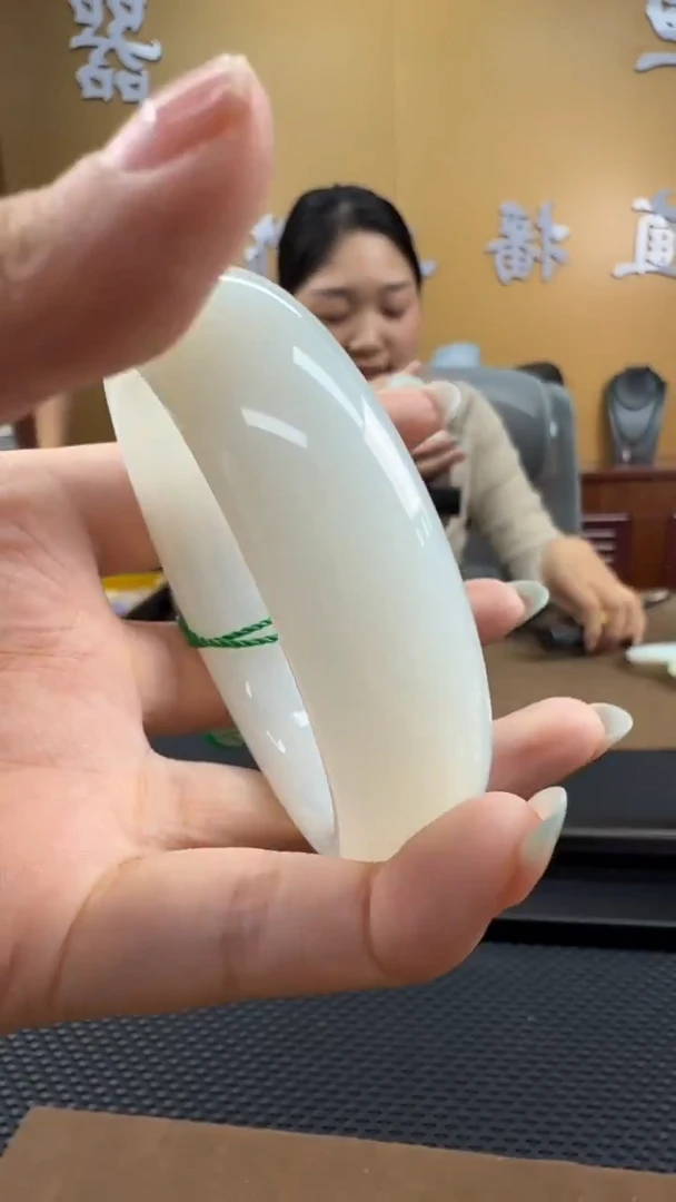 颈饰未镶嵌和田玉手镯56