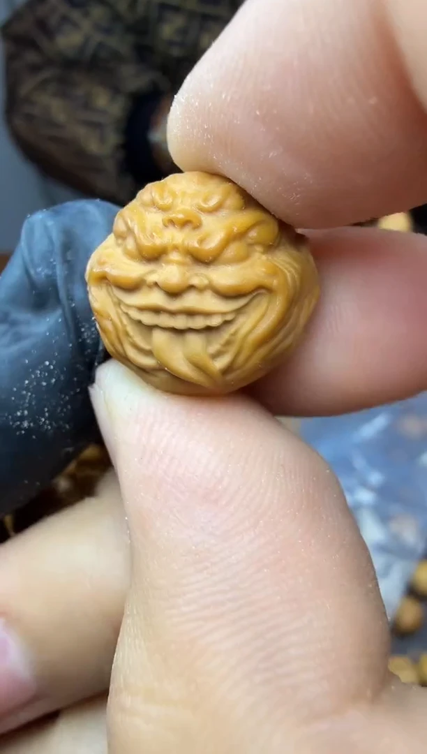 【闪购商品】猴头核桃吊坠四目 舔僧 素