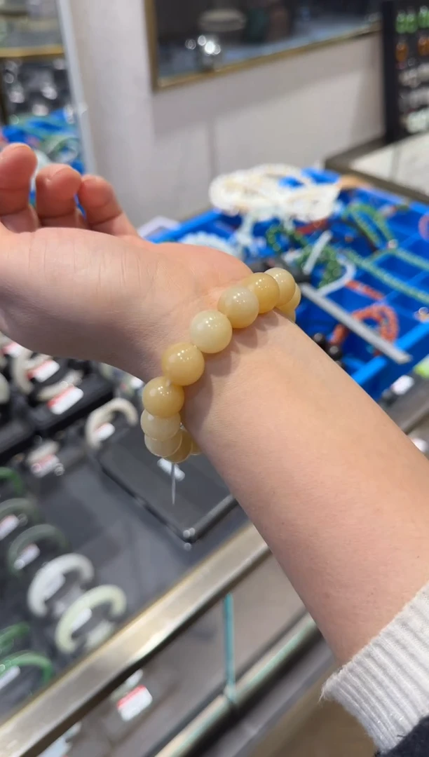 未镶嵌手链和田玉多样性发一