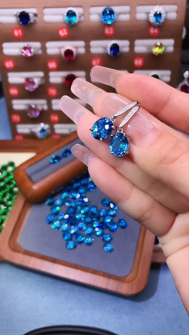 银S925镶嵌耳坠海蓝宝石.......