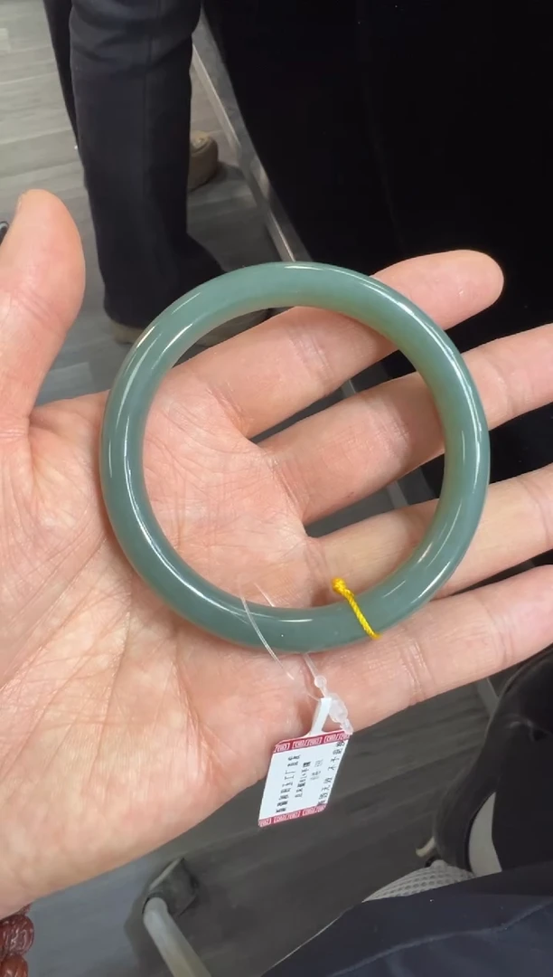 未镶嵌手镯和田玉扶****瑙且末蓝61+手镯