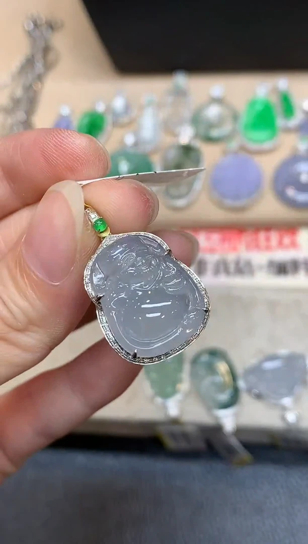 颈饰18K金镶嵌翡翠财神【无服务费