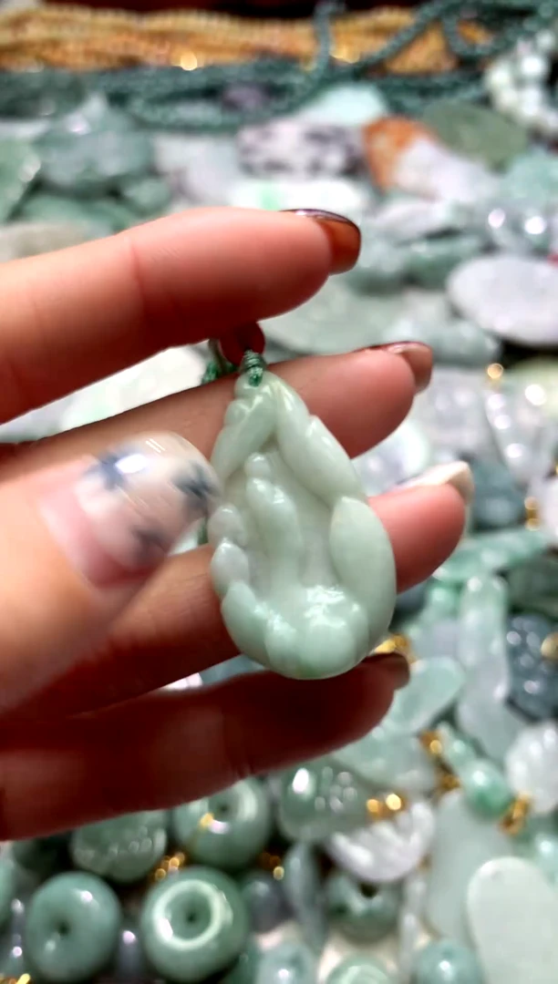 颈饰未镶嵌翡翠1