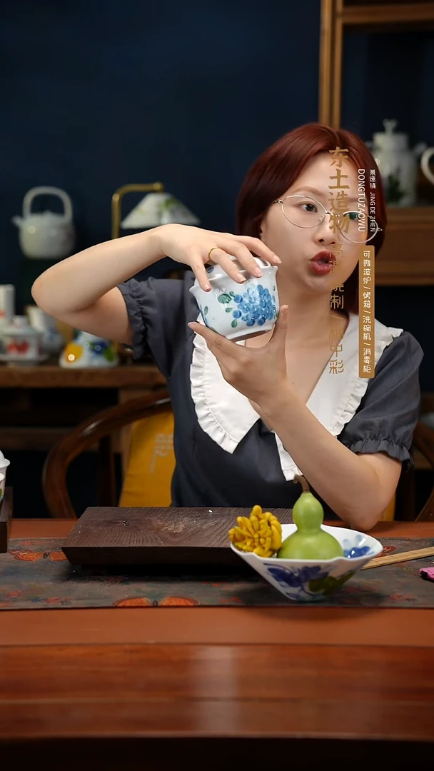 陶瓷景德镇高温釉中彩小炖盅直径11高10.5