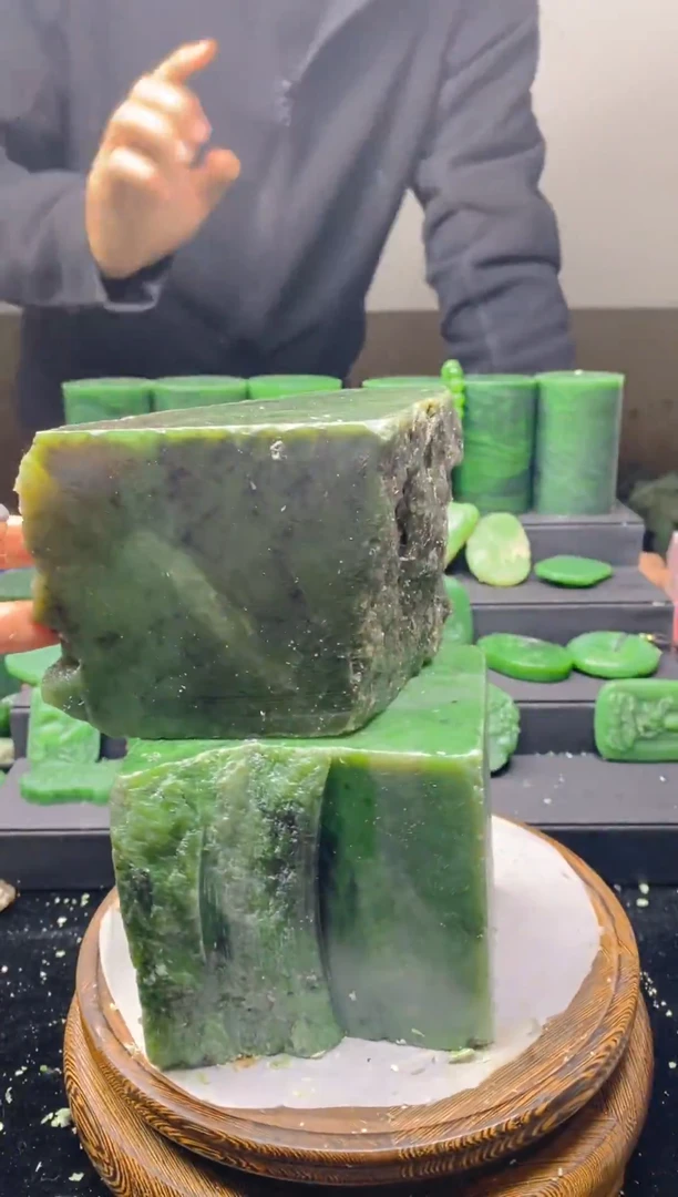 未镶嵌和田玉（碧玉）珠宝半成品1