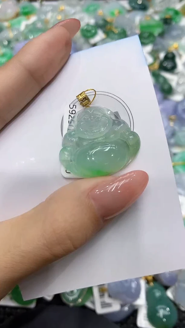 颈饰18K金镶嵌翡翠111111111111