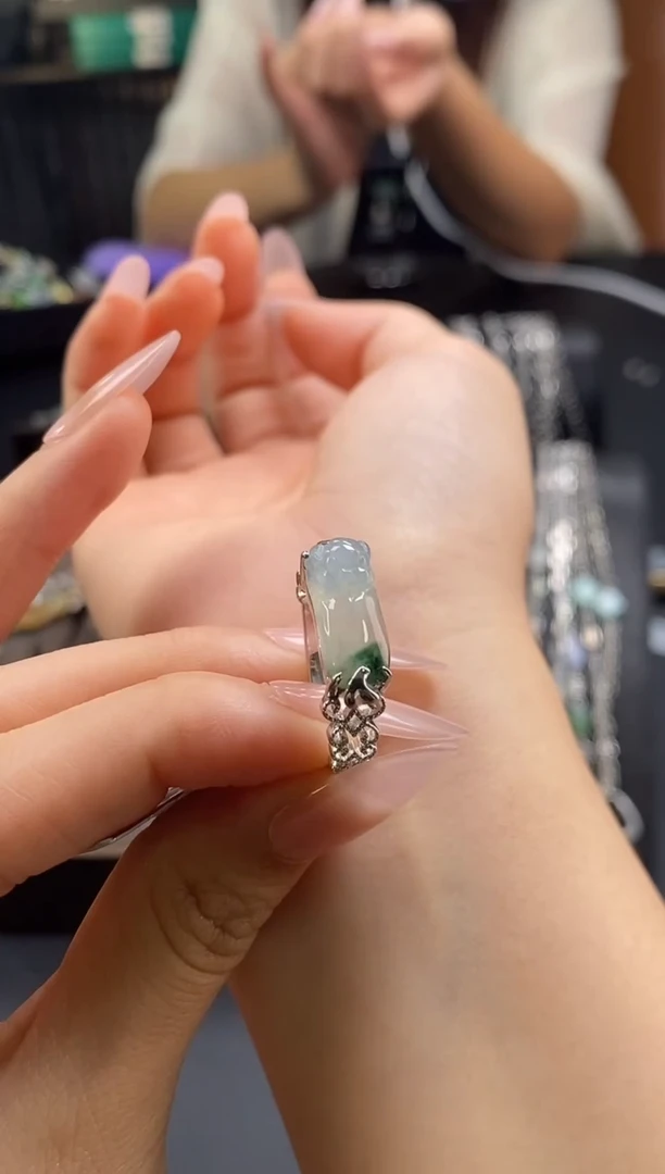 颈饰银S925镶嵌翡翠15316