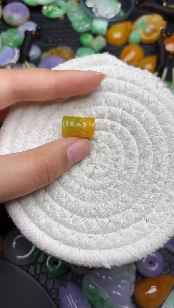 颈饰未镶嵌翡翠缅甸翡翠吊坠