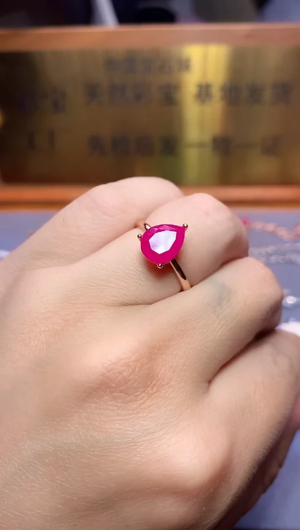 【闪购商品】红宝石戒指银S925镶嵌........